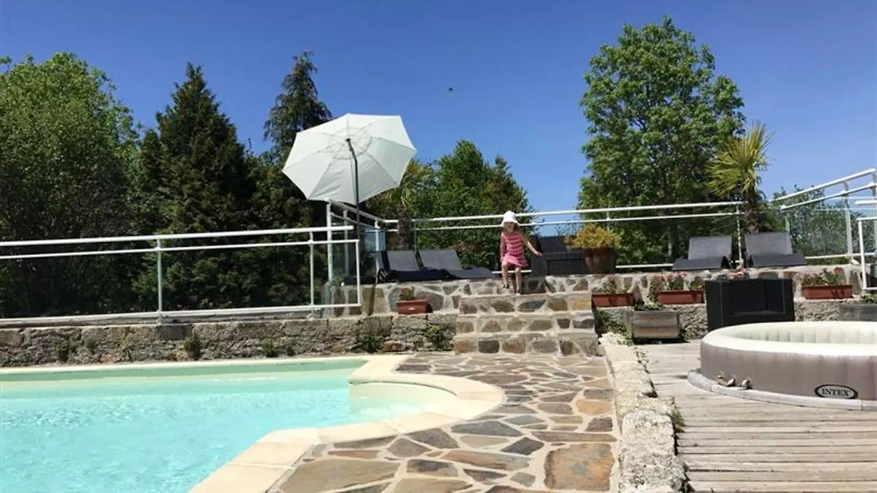 Bungalow Charmant A Argences En Aubrac Avec Piscine בית נופש